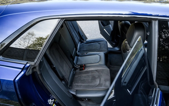 Audi SQ8 cena 375000 przebieg: 76000, rok produkcji 2019 z Wieruszów małe 352
